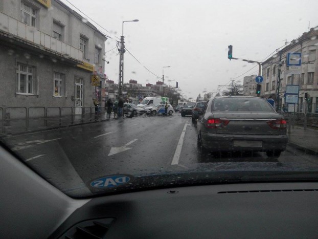 Két autóval karambolozott egy rendőr Kispesten 7 | Vezess Két autóval karambolozott egy rendőr Kispesten 7