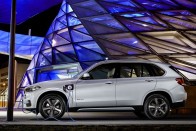 Konnektoros hibriddel erősít a BMW X5 46