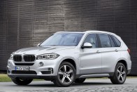 Konnektoros hibriddel erősít a BMW X5 62