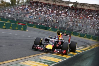 F1: Ecclestone a Red Bull pártját fogja