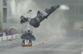 Horrorbalesetet a gyorsulási versenyen