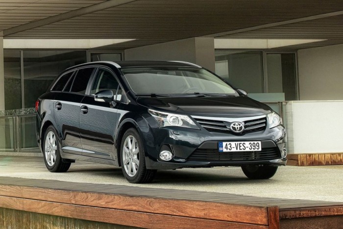 A 2012-es modellévre sokat változott az Avensis külseje