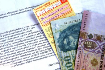 Használtautó-behozatal: mi mindent kell befizetni?