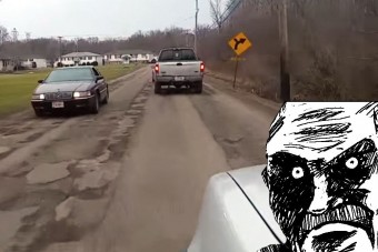 Ilyen az ember, ha igazán felidegesíti a kátyú