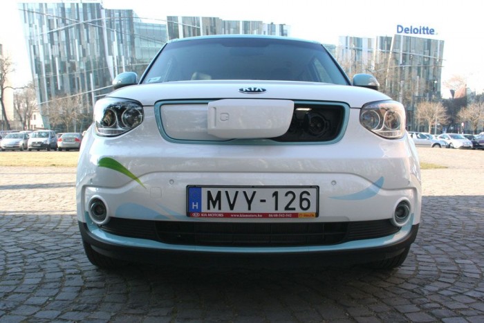 Jedlik Ányos forog már a sírjában? 9 | Vezess Itt a legújabb elektromos autó. Szerethető a formája, érett a technikája. Írunk róla tesztet, aztán… felejtsük el? Szülinapját üli A NAGY KORMÁNYZATI ÍGÉRET.