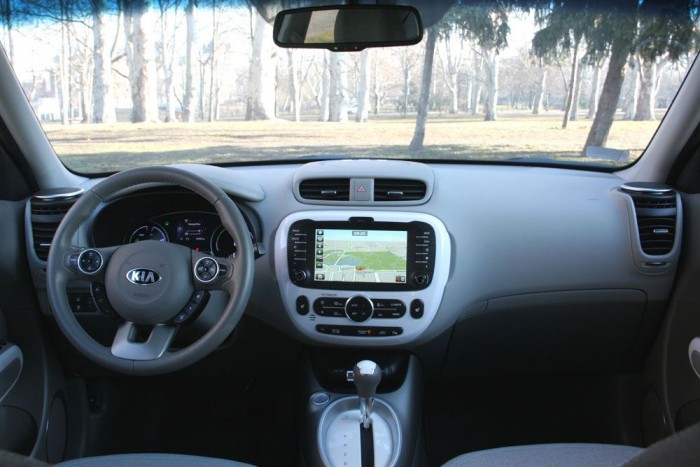 Jedlik Ányos forog már a sírjában? 7 | Vezess Túlzásmentes, mégsem unalmas a belső