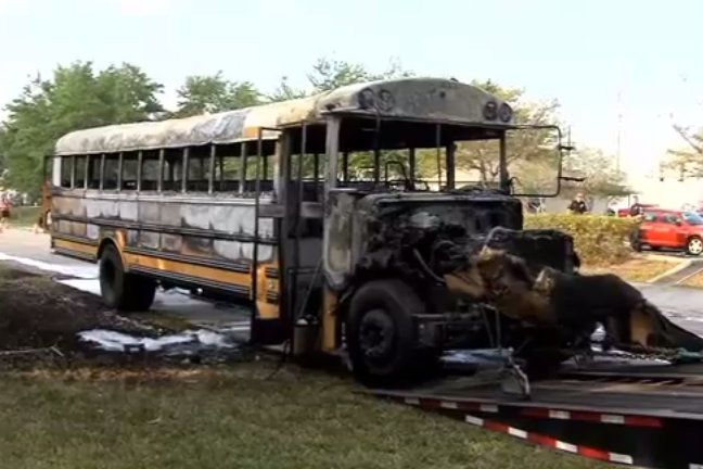 Gyerekekkel teli busz gyulladt ki 7