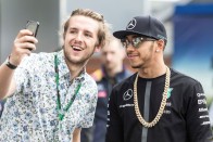 F1: Hamilton Ferrariba ült 6