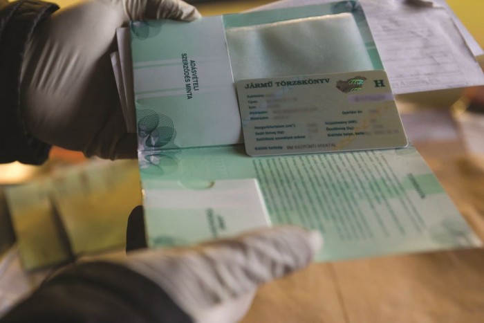 Véletlenül találtak 30 lopott autót 2 Véletlenül találtak 30 lopott autót 2