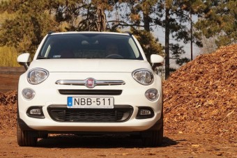 Megérkezett Magyarországra a terepjáró Fiat 500