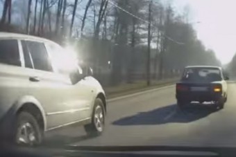 Rálegyezett a ladásra, csúnyán megszívta