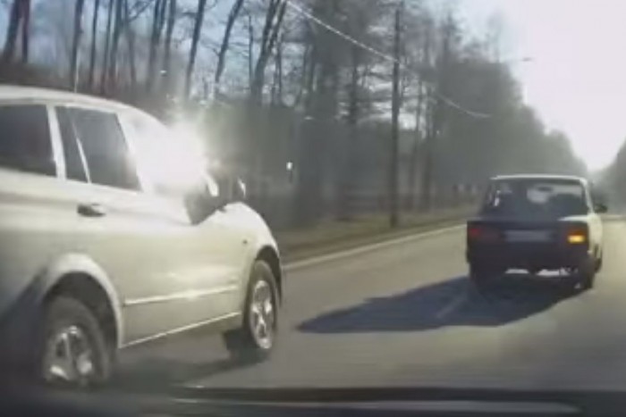 Rálegyezett a ladásra, csúnyán megszívta