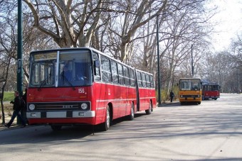 Tavaszi retrotroli-simogatás