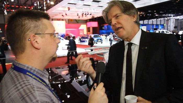 Michael Robinson elmeséli különös jövőképét az autóvezetésről, versenyzésről