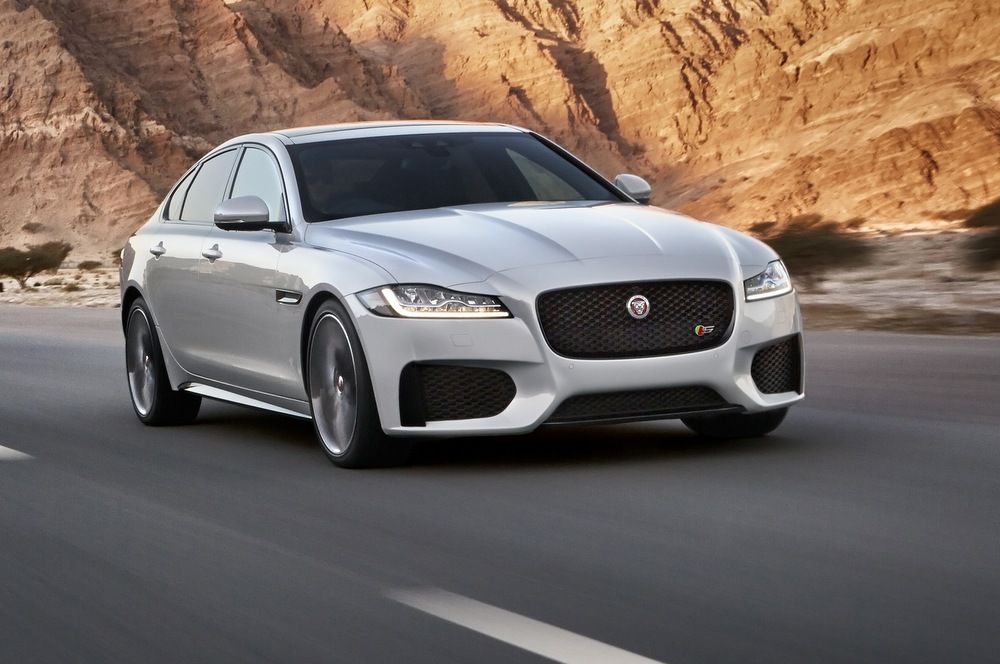 Négy liter alatt fogyaszt a vadonatúj Jaguar XF 7