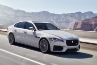 Négy liter alatt fogyaszt a vadonatúj Jaguar XF 23