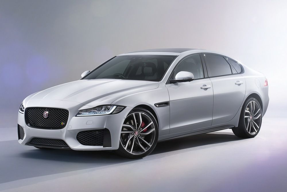 Négy liter alatt fogyaszt a vadonatúj Jaguar XF 14