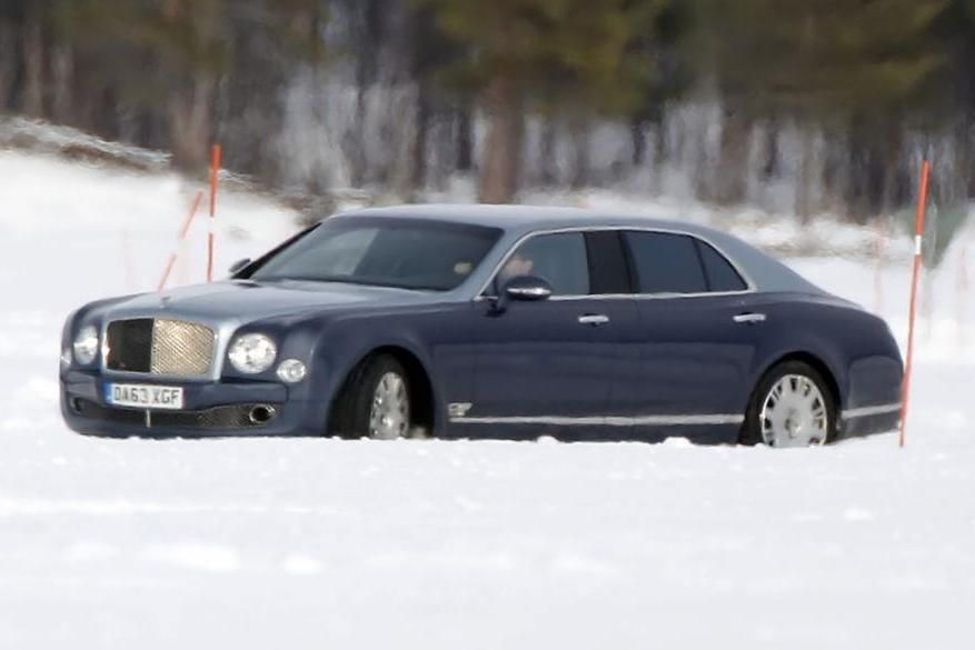 Bemutatkozik a behemót Bentley 1