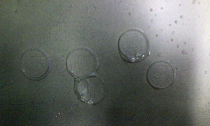 Ukrajnában pénzérmével gyógyítják a golyó ütötte lyukakat 3