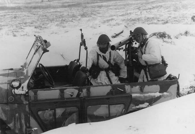 A tankokra vadászó UAZ megvan? 6