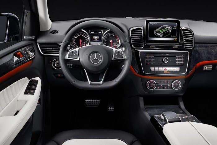 Itt a Mercedes M-osztály utódja 7