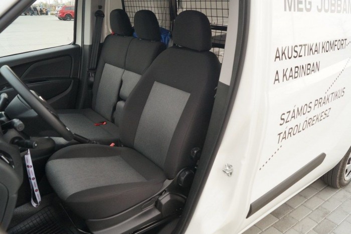 Megújult a Fiat Dobló Cargo 9 | Vezess Két és félszemélyes a Dobló utastere