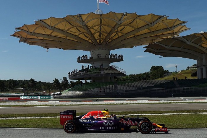 F1: Visszalépéssel javult a Red Bull 7 | Vezess F1: Visszalépéssel javult a Red Bull 7