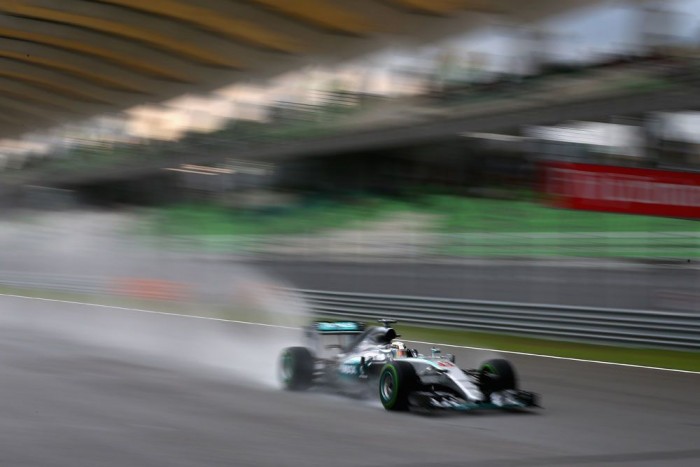 F1: Vettel majdnem elkapta Hamiltont 9