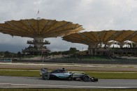 F1: Mind a 20 autó elrajtolhat 54