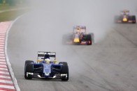 F1: Mind a 20 autó elrajtolhat 62