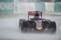 F1: Mind a 20 autó elrajtolhat 66