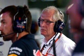 F1: A Ferrarira fogadott a Red Bull-főnök