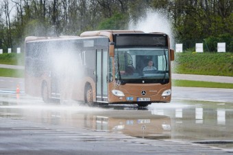 Tavasszal tanácskozik a buszos szakma