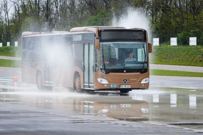 Tavasszal tanácskozik a buszos szakma