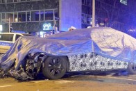 Rendőrrel ütközött az álcázott 7-es BMW 11