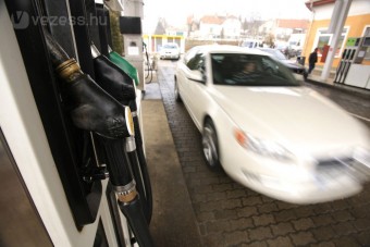 Az EU vizsgálatot indított a magyar üzemanyagárak miatt
