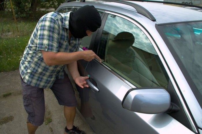 Így kapták el az autótolvajokat – videó