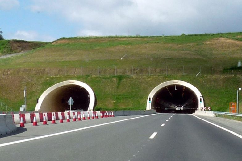 Teljes útzár a 6-os úton Dunaújvárosnál 1