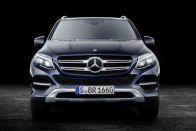 Minden rekordját megdöntötte a Mercedes 40