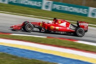 F1: Ez nagyon járt a példamutatóan tűrő Vettelnek 23