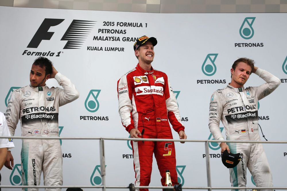F1: Ez nagyon járt a példamutatóan tűrő Vettelnek 7
