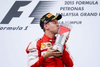 F1: Ez nagyon járt a példamutatóan tűrő Vettelnek 26