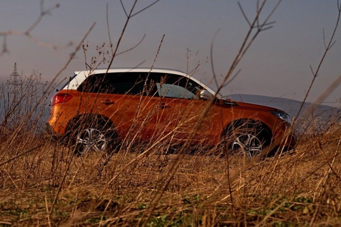 Új Suzukink, a Vitara: fura szerzet 11 A fullextrás változatot alaposan túlárazta a Suzuki: nehéz egy ilyen kis szívó benzines SUV-ocskát 6,3 milliós autóként értékelni