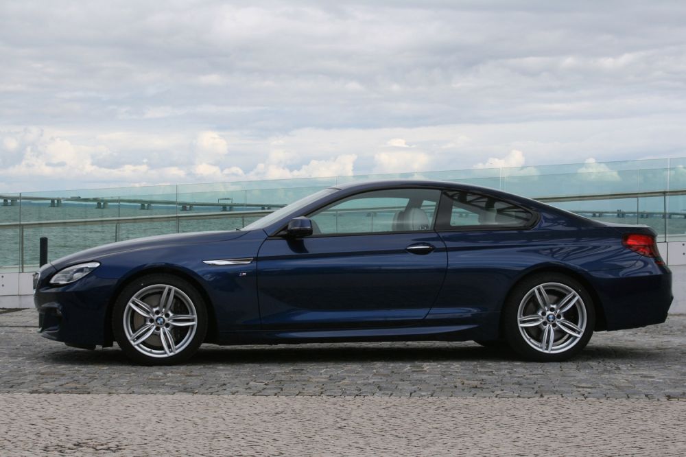 Műszakilag a 6-os az 5-ös BMW kupéváltozata az E24-es Cápa Hatos óta, de rokona a7-es sorozat is