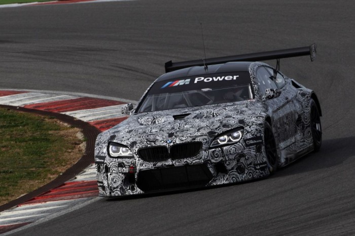 A kisebb és könnyebb Z4 helyett a gyár a jóval nagyobb M6 alapján fejleszti GT3-as versenygépét