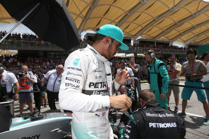 F1: Hamilton nevét veszi fel a Mercedes 3