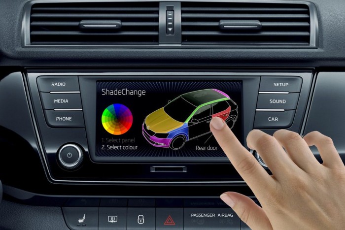 Színváltó autó, gombnyomásra 3