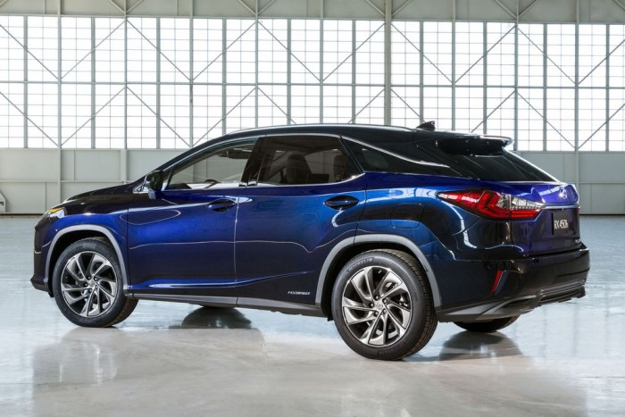 Űrszobor a legújabb Lexus 7 | Vezess Űrszobor a legújabb Lexus 7