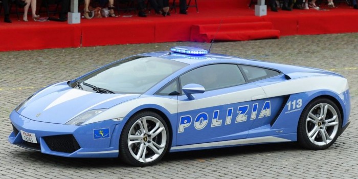 A rendőr is csak ember, főleg ha egy Lamborghiniben ül 3