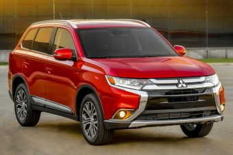 Harcias robot lett a Mitsubishi szabadidőautója